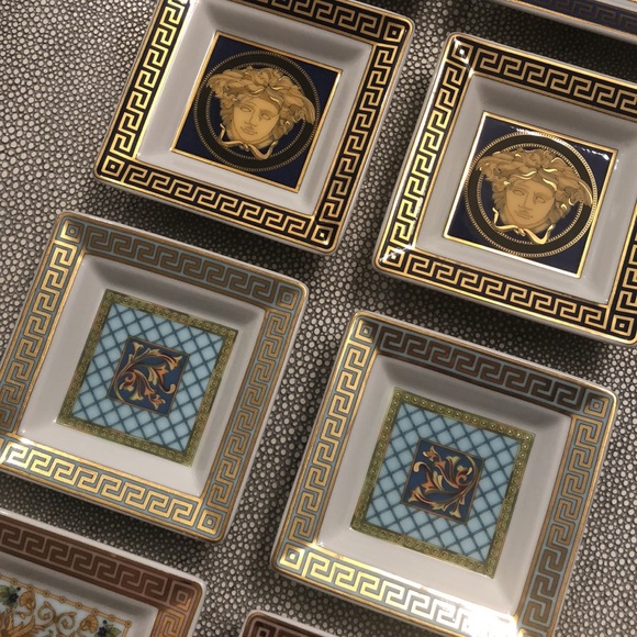 Versace Collection of 8 mini 2”x2” plates - Picture 4 of 9